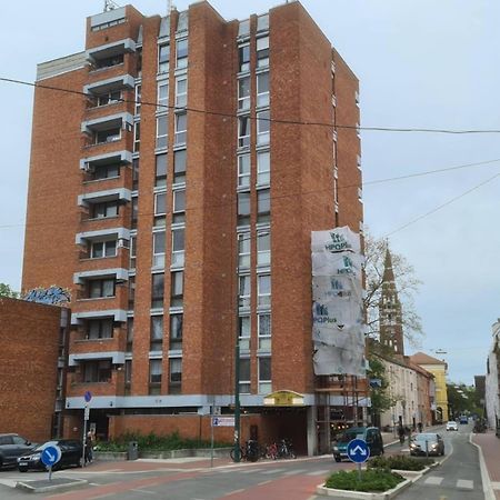 City Apartman Segedyn Zewnętrze zdjęcie