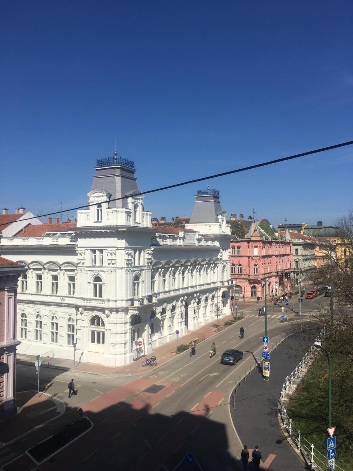 City Apartman Segedyn Zewnętrze zdjęcie
